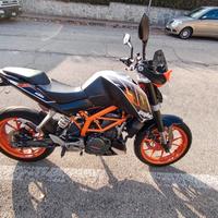 Moto KTM Mod. DUKE 390