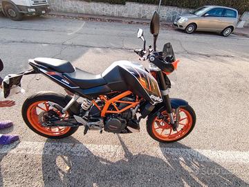 Moto KTM Mod. DUKE 390