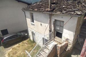 Lombardia, Passo del Brallo, rudere di 110 mq