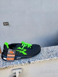 scarpe antinfortunistiche nuove mai utilizzate 