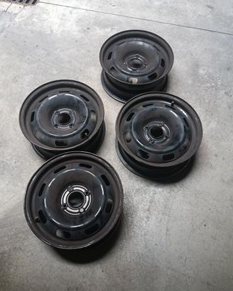 Cerchi ferro R15 4 fori