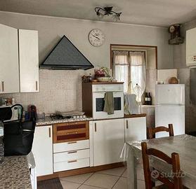 Rustico / Casale di 80 m² con più di 5 locali e bo