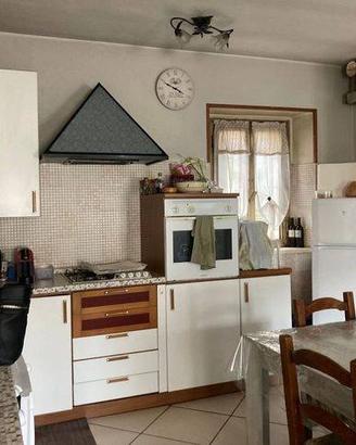 Rustico / Casale di 80 m² con più di 5 locali e bo