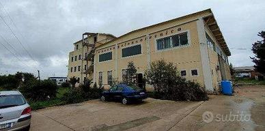 Immobile in asta di 2351 m² a Elmas