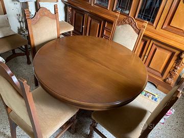 TAVOLO CLASSICO CON SEDIE IN VELLUTO