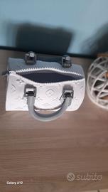 vaso a forma di borsa