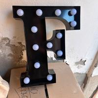 Lettera F Illuminata
