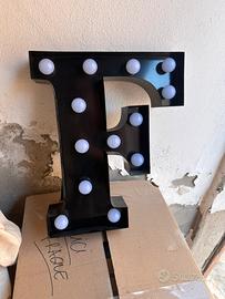 Lettera F Illuminata