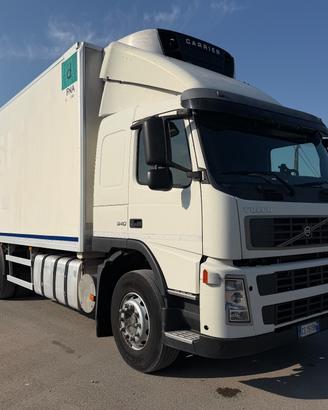 Motrice volvo Fm frigorifero km 600.000 tachigrafo