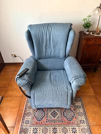 POLTRONA PER ANZIANI RECLINABILE ELETTRICA