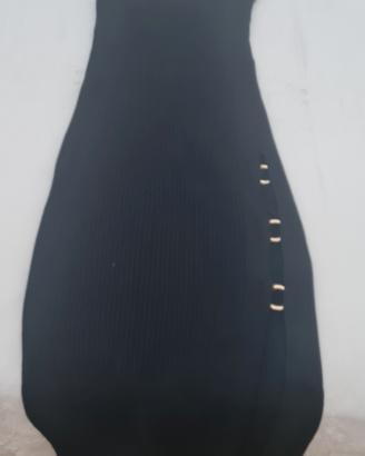 vestito aderente con spacco