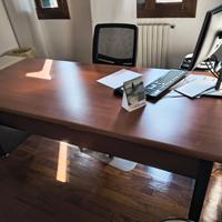 elegante scrivania direzionale 