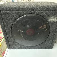 Subwoofer compatto per auto