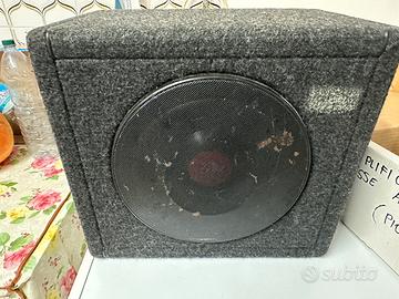 Subwoofer compatto per auto