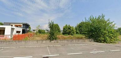Terreno di 705 m² a Calcinate