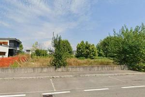 Terreno di 705 m² a Calcinate