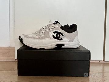 Chanel ginniche in colorazione bianca