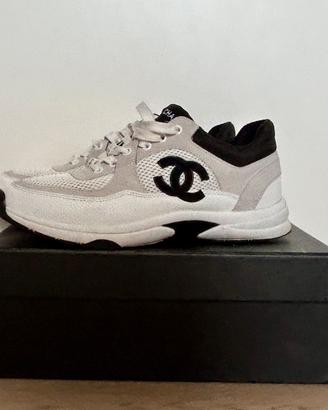 Chanel ginniche in colorazione bianca