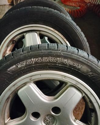 gomme invernali con cerchi in lega 