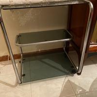 Carrello stile Bauhaus in acciaio e vetro