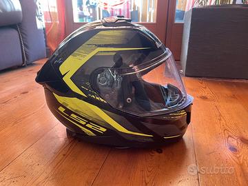 Casco integrale giallo e nero