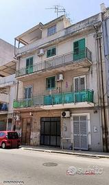 Via Palermo, trivani e doppi servizi con terrazzo