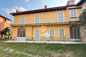 CASA SEMINDIPENDENTE A CALCO