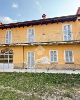 CASA SEMINDIPENDENTE A CALCO