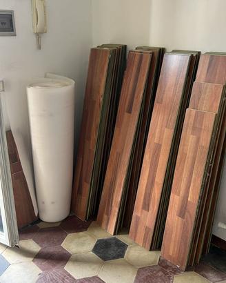 Pavimento laminato PVC + sottofondo