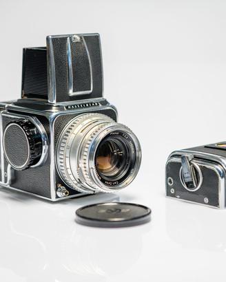Hasselblad 500C 6x6 ottica Zeiss Planar 80mm f=2,8