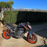 Ktm duke 890