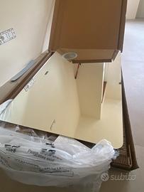 Specchio led con ingranditore e orologio touch