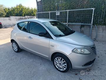 Lancia Ypsilon 1.2 69 CV 5 porte Silver