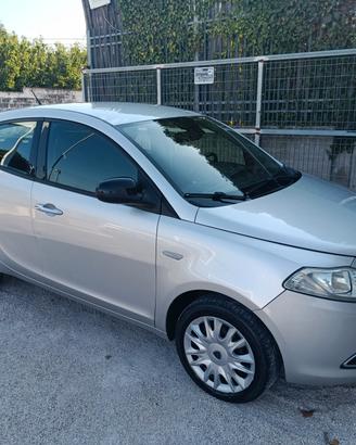 Lancia Ypsilon 1.2 69 CV 5 porte Silver