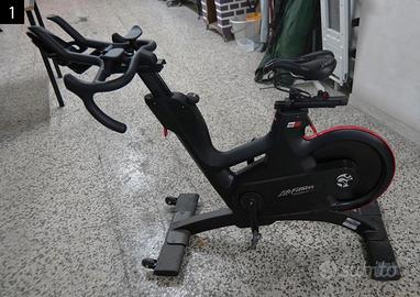 Life Fitness IC8 Power ICG Trainer Spinning