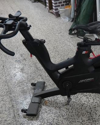 Life Fitness IC8 Power ICG Trainer Spinning