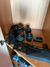 NIKON D5200- 3 obbiettivi+ accessori