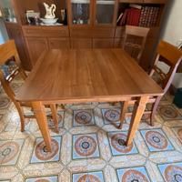 Tavolo allungabile con 4 sedie