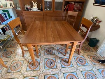 Tavolo allungabile con 4 sedie