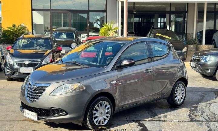 LANCIA YPSILON 1.2 BENZ/GPL 2014
