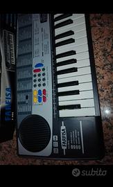 tastiera/pianola elettrica e a batteria
