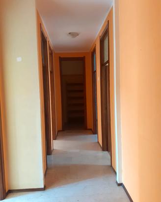 PRIVATO VENDE CON ACCONTO DI 50.000, 00 €