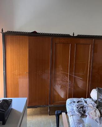 Armadio in legno 2