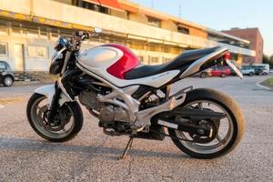 Suzuki SFV Gladius 650