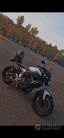 Yamaha MT-07 del 2014, colore bianco