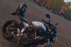Yamaha MT-07 del 2014, colore bianco