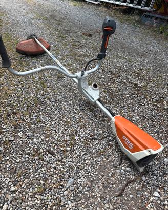 Decespugliatore a batteria stihl