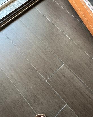 Gres porcellanato stile parquet