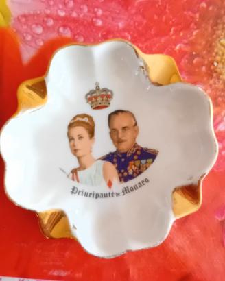 Posacenere vintage in porcellana di Monte Carlo