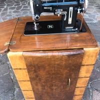 Macchina da cucire Necchi serie Nova  con mobile